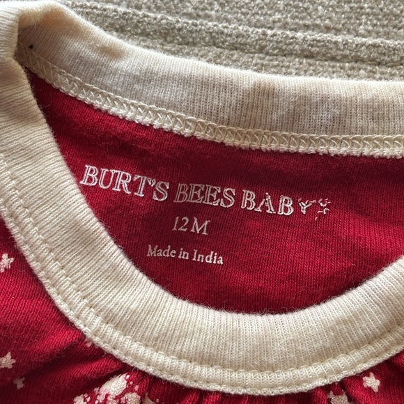Burt’s Bees Red Constellation Print Pajamas Size 12M - Picture 3 of 6